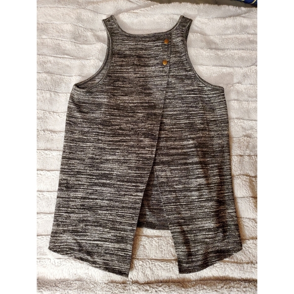 Tank with open back - Picture 2 of 3